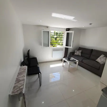 Studio Aux Portes De Paris Apartment Villejuif